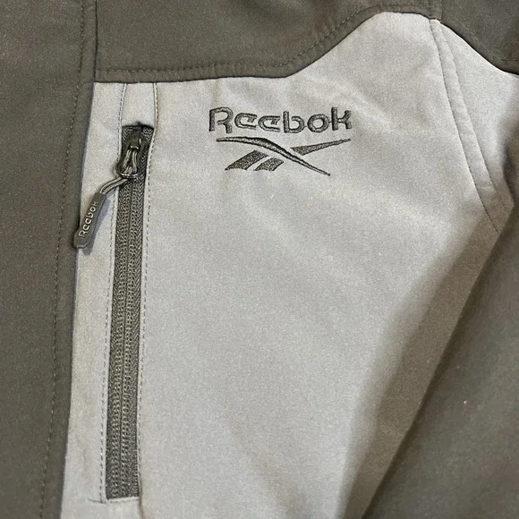 REEBOK Midweight Softshell Jacket Boys Husky Size 10-12 Black/Gray Ready To Wear - Picture 2 of 13